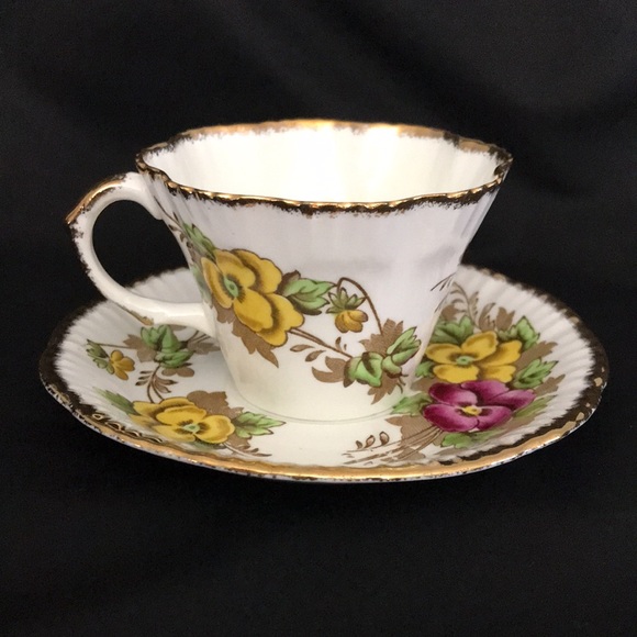 Vintage Salisbury Bone China Teacup and Saucer Pansy Pattern - Picture 2 of 9